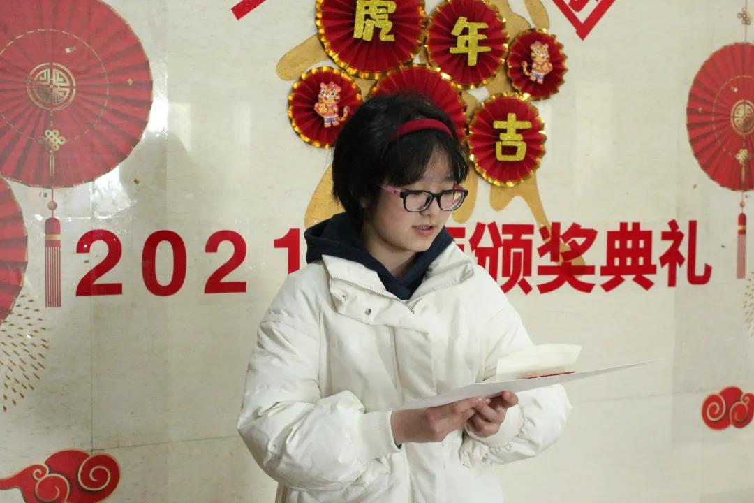 张莎莎之女马涵笑.jpg